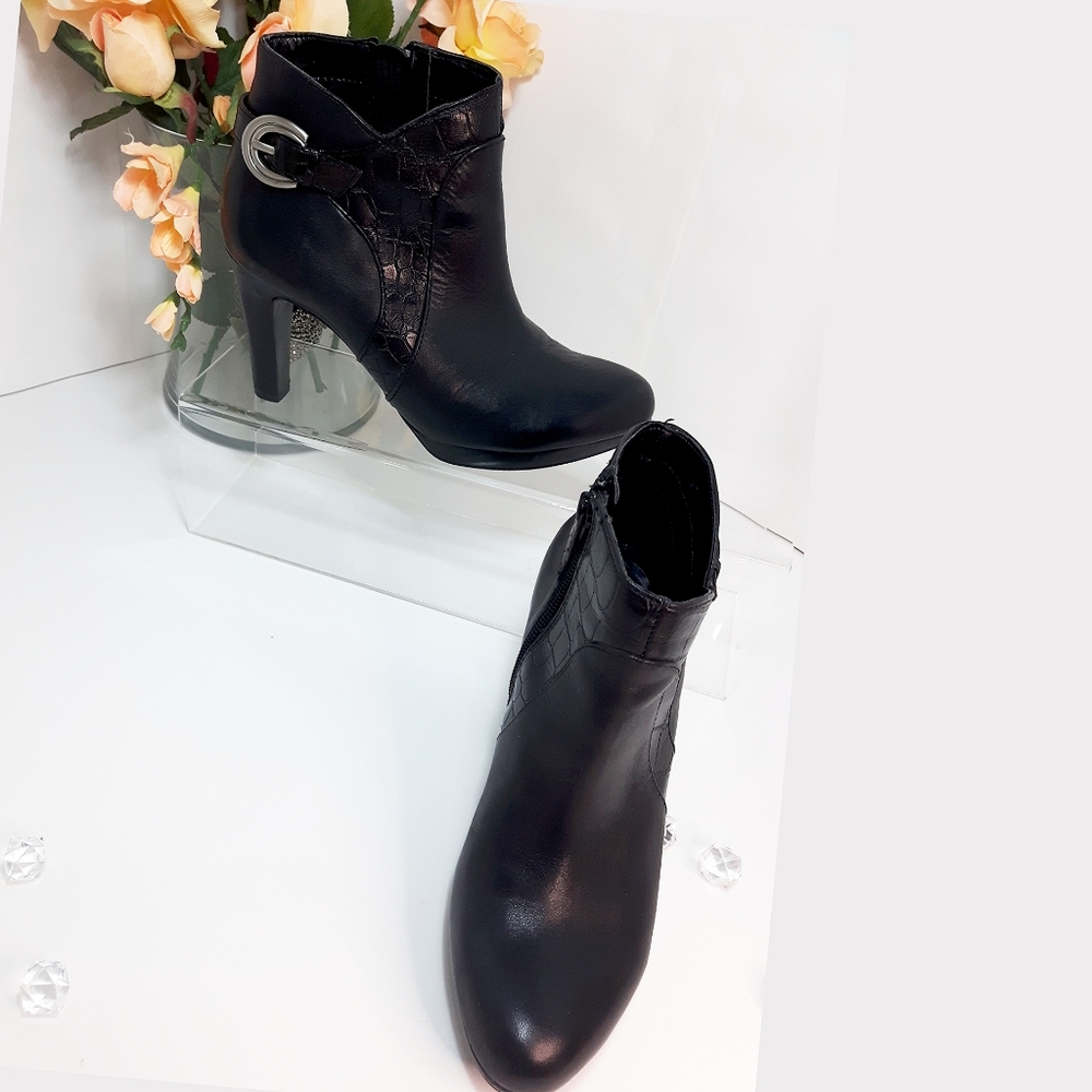 Naturalizer🖤Black Ankle Heel Booties|Genuine Leather - Picture 4 of 11